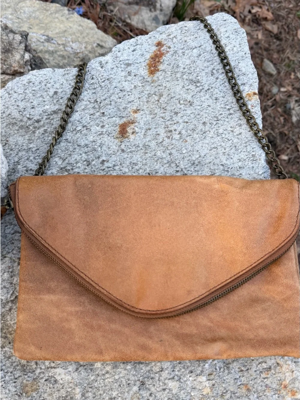 VERY VINTAGE J. Crew Tan Leather Envelope Clutch with Brass Chain